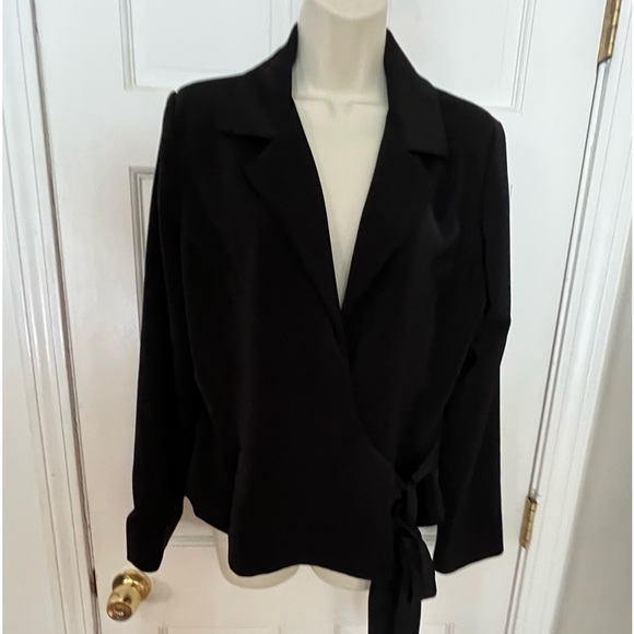 White House Black Market size 14 black wrap jacket / top falls below waist - Picture 1 of 15